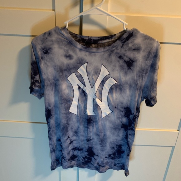 American Eagle Outfitters Tops - Tailgate(American Eagle) Yankees T-shirt